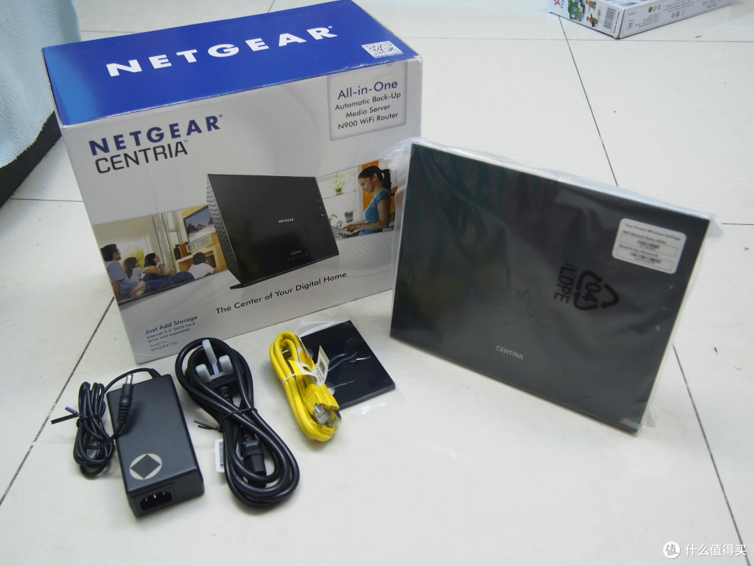迟来的晒单:NETGEAR 美国网件 WNDR4700 路由器 开箱