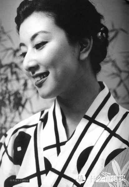 山本富士子，选自《女優の肖像》（图片来源于网络）