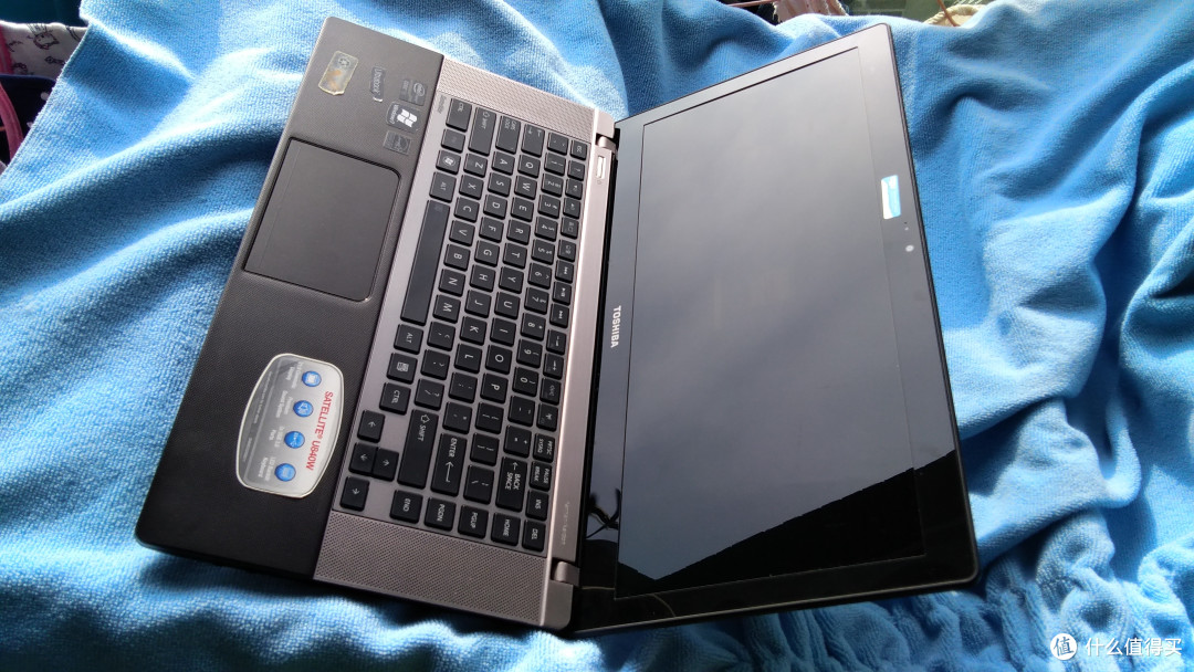 特立独行—— TOSHIBA 东芝 Satellite U845W-S410 14.4-Inch 超极本