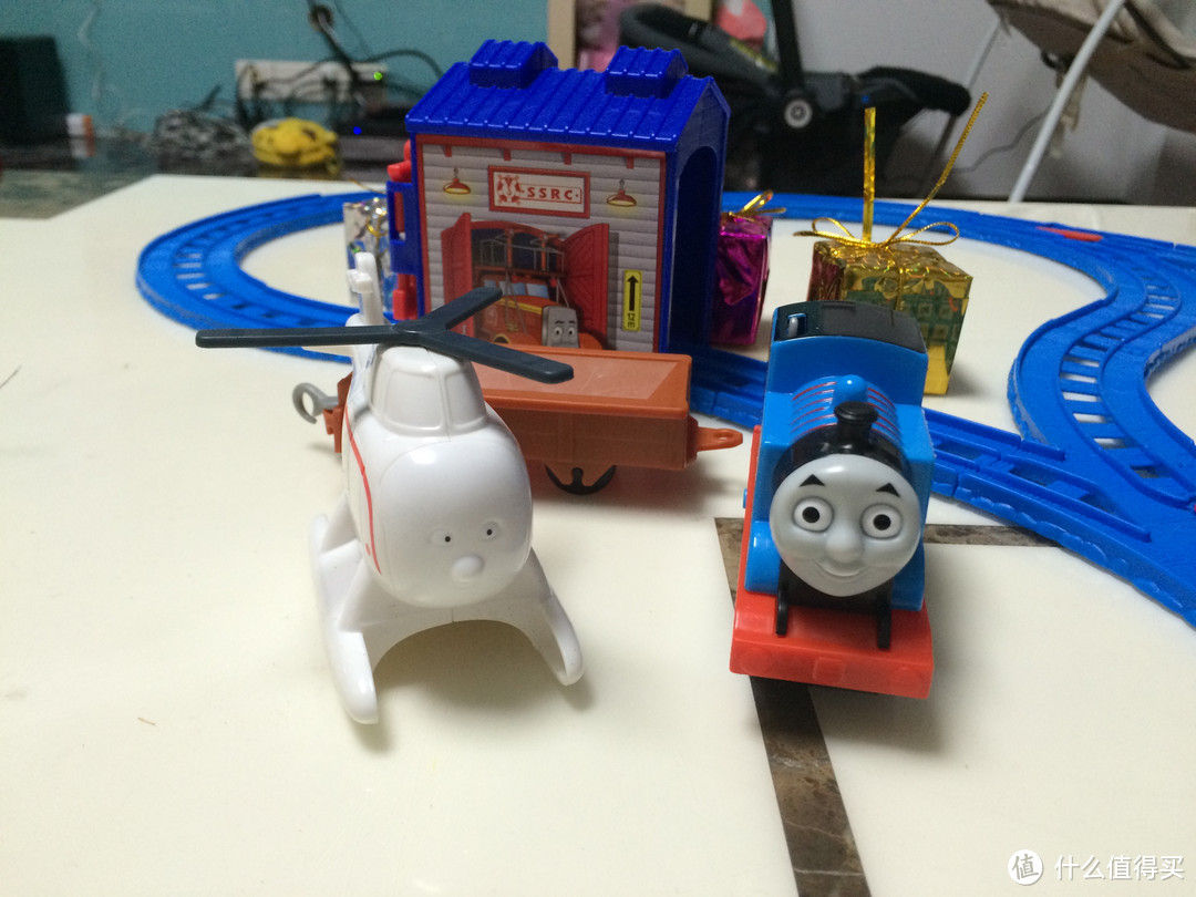 #圣诞有礼#金够败？金够败？晒晒儿子的Thomas & Friends 托马斯&朋友 BMF10 多多岛搜救中心套装&一堆甜食