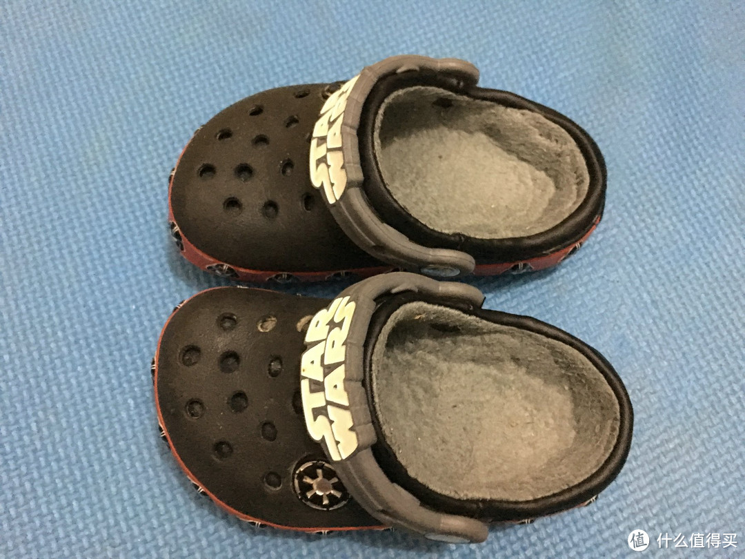 #圣诞有礼#  儿子也星战——Crocs卡洛驰 星战系列 达斯维达 毛绒拖鞋