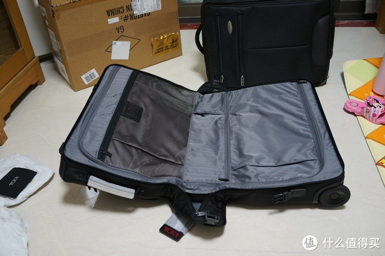 TUMI Alpha 2系列 22037D2 登机箱 开箱