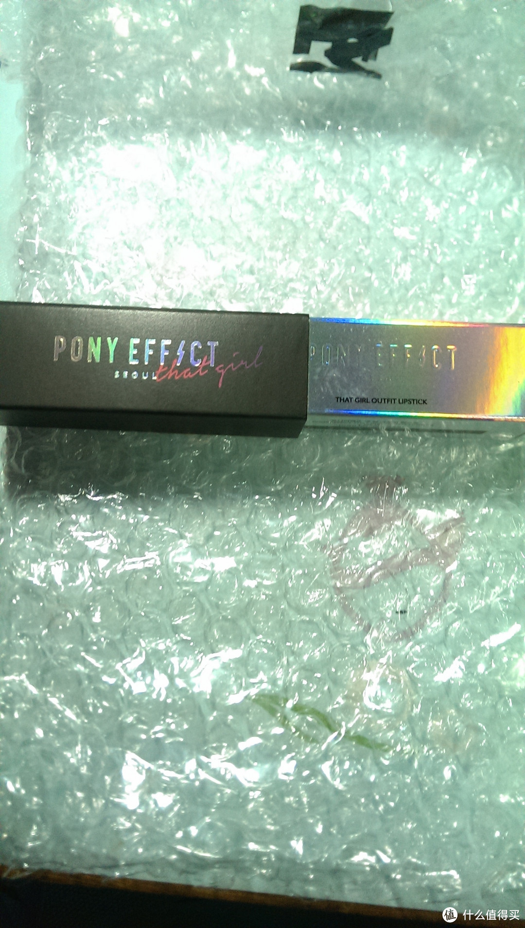 白菜价口红来啦：PONY EFFECT 晚宴莓红色