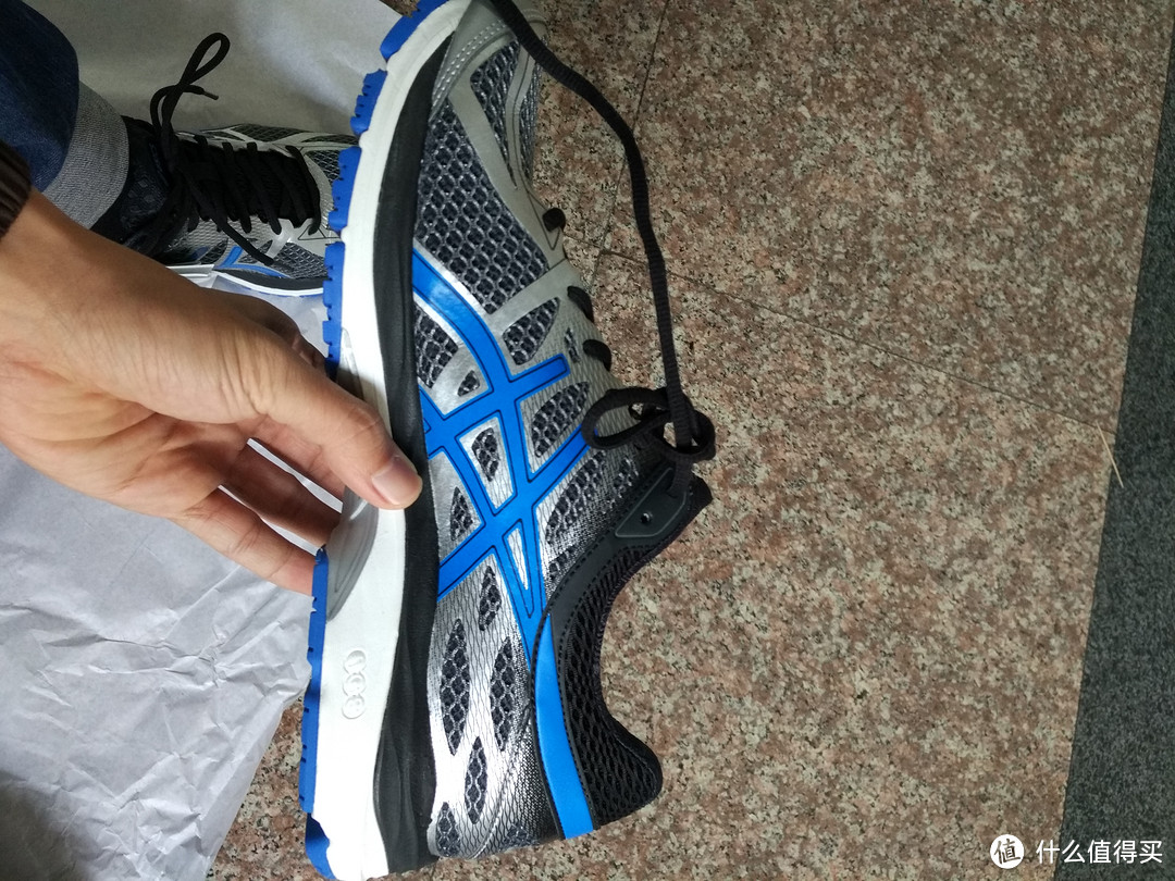 为信仰充值，第一次入手：ASICS 亚瑟士 GEL-CUMULUS 17 T5D3N 男款跑鞋