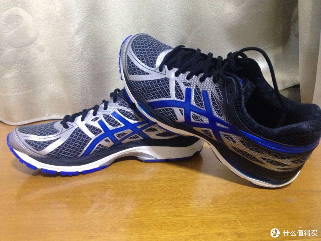 为信仰充值，第一次入手：ASICS 亚瑟士 GEL-CUMULUS 17 T5D3N 男款跑鞋