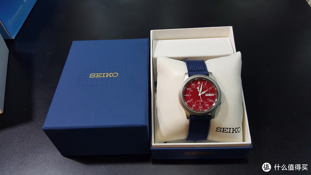 30美金的一抹红：SEIKO 精工 SNKM95 男款机械表 到货开箱