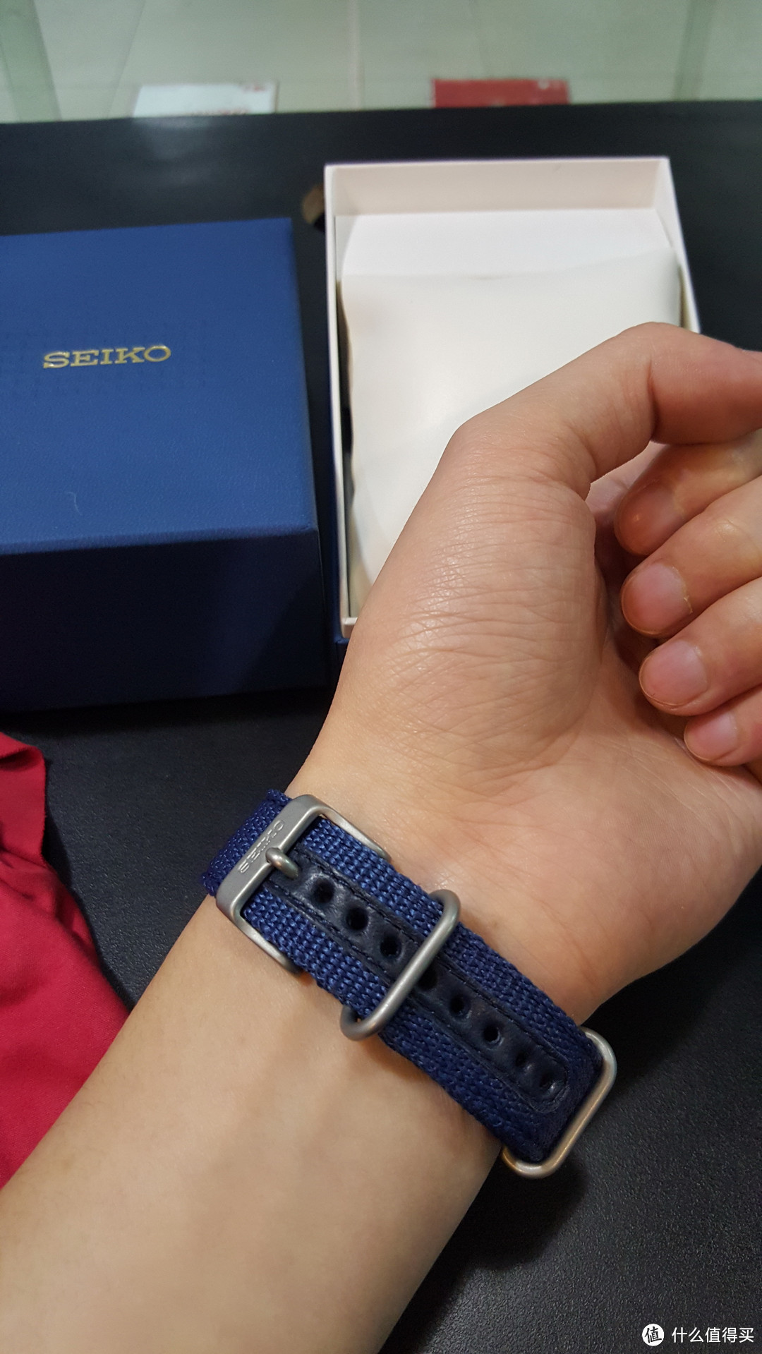 30美金的一抹红：SEIKO 精工 SNKM95 男款机械表 到货开箱