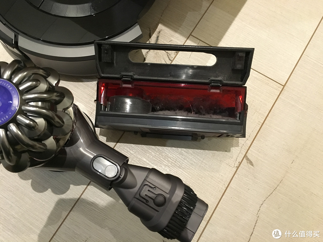 为了蓝色而清净的世界：意亚剁手Dyson 戴森 V6 Total Clean 顶配版