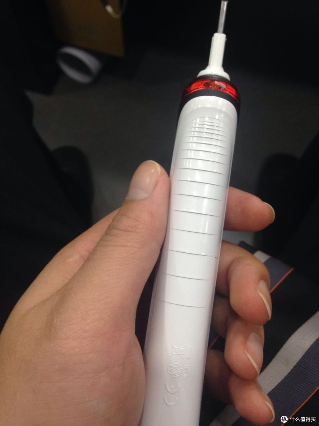 出乎意料的英亚速度:oral-b 欧乐-b pro 2500电动牙刷 简单开箱