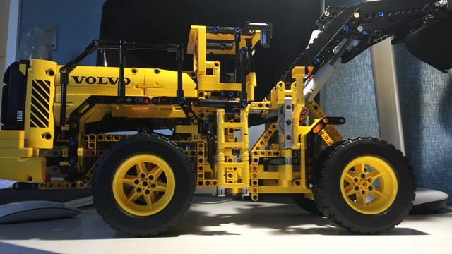 黑五德亚直邮:lego 乐高 42030 机械组 technic volvo l350f 轮式