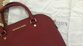 MICHAEL Michael Kors Cindy 女士斜挎包（中号） 开箱