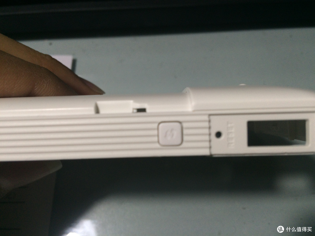 D-Link DIR-506L 迷你无线路由器 开箱&拆机