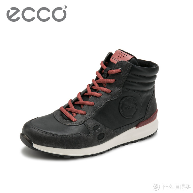 ECCO CS14系列，女鞋男穿附鞋柜照片。