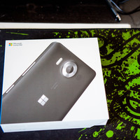 微软 Lumia 950 国行智能手机外观展示(接口|屏幕|按键|后壳)