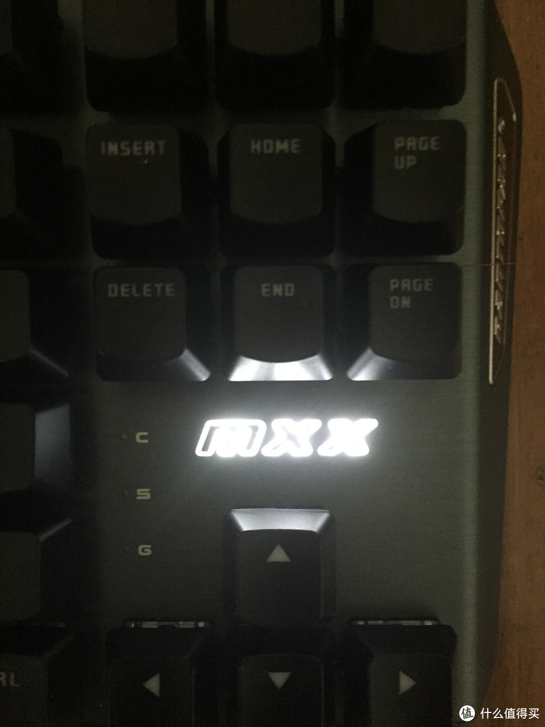 新年首次晒单：Rantopad 镭拓 MXX 背光游戏机械键盘 （深空灰-红轴）