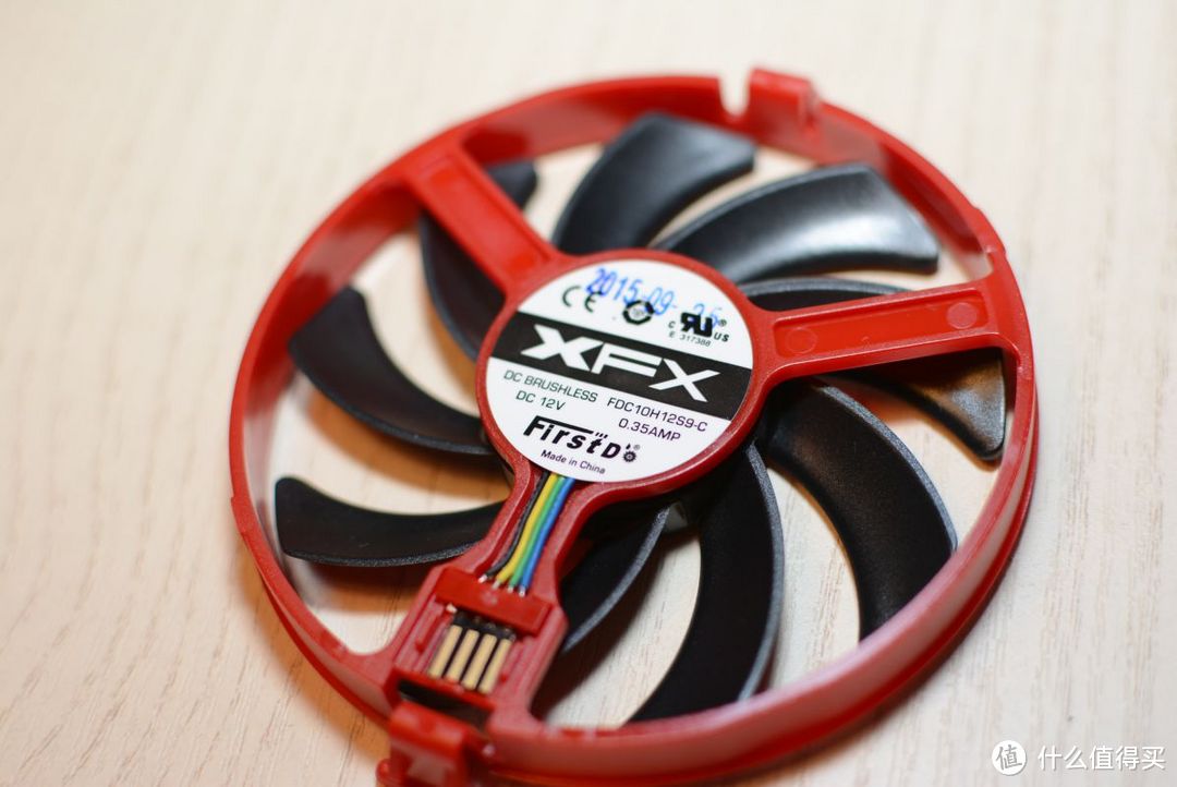 新年了给显卡升个级 — XFX 讯景 R9 380X黑狼进化