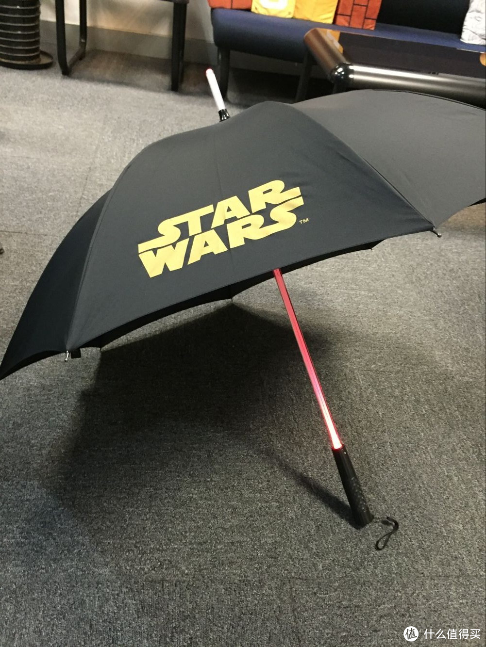 May zhe force be with your Umbrella 星战党不容错过的实用官方授权雨伞