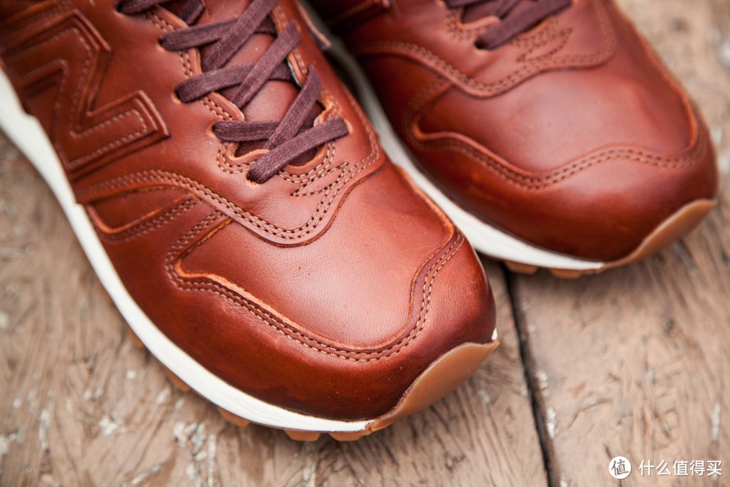 高端皮革鞋面：new balance M1300 “Horween Leather”上市