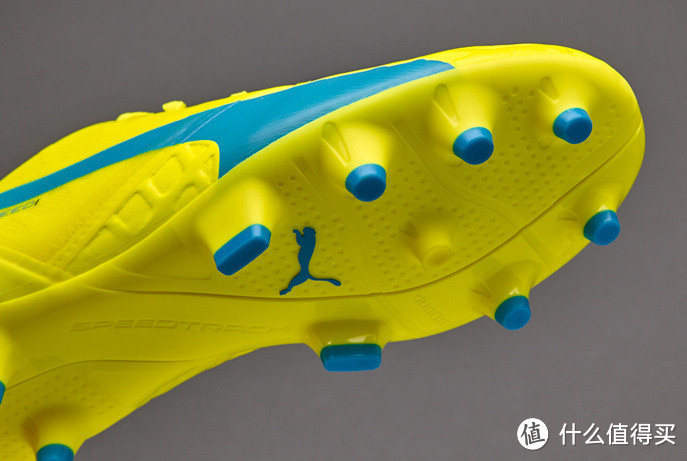 兼顾轻便与使用寿命：PUMA 彪马 推出 EVOSPEED SL-S FG / AG 足球鞋