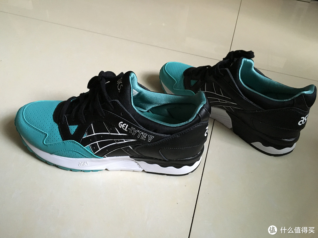 新年第一晒——ASICS 亚瑟士 Gel-Lyte V 跑鞋 海内外版本晒单对比（附尺码经验）