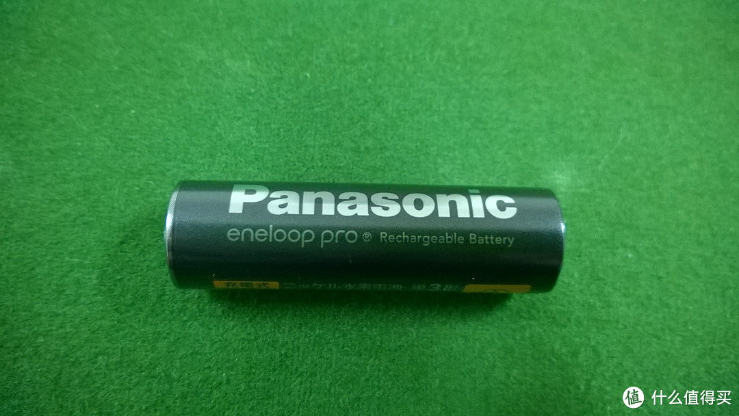 充电器中的战斗机：Panasonic 松下 BQ-CC57 充电电池套装