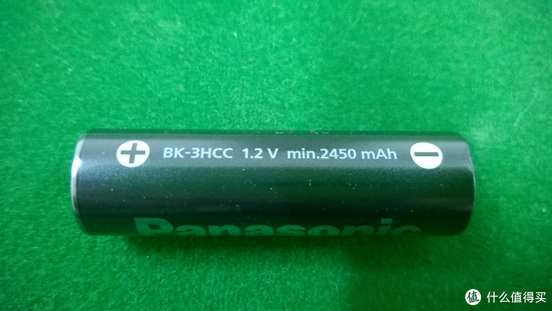 充电器中的战斗机：Panasonic 松下 BQ-CC57 充电电池套装