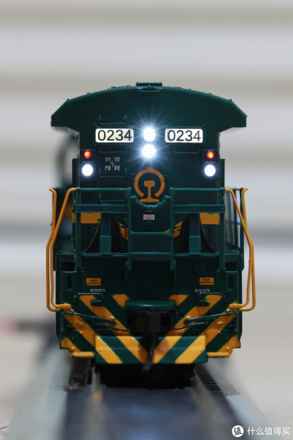 再见,那一抹绿色——百万城nd5 ii型内燃机车,25型双层硬座车厢,22型