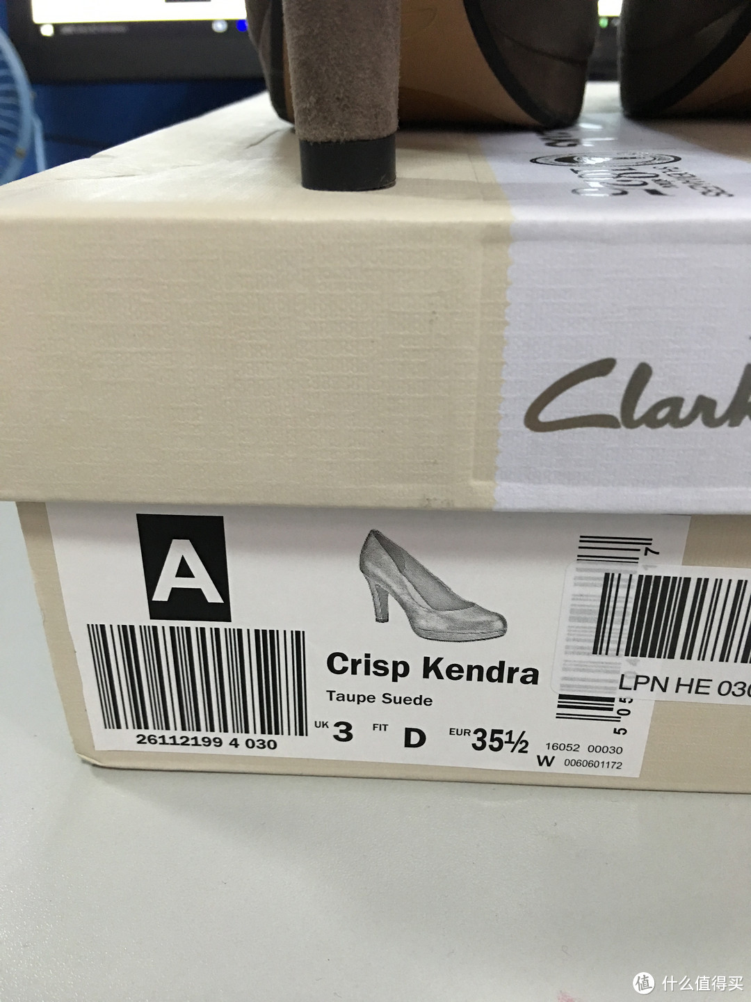 来自德亚的第一双 Clarks 高跟鞋