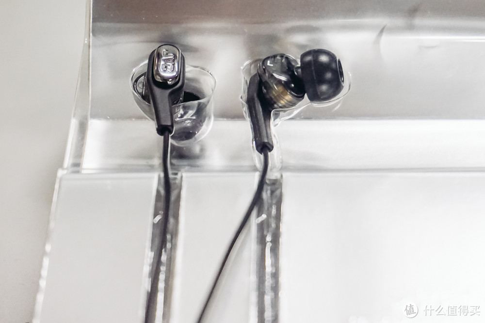 性价比小神器：JVC 杰伟世 FXT90 双单元动圈 入耳式耳机
