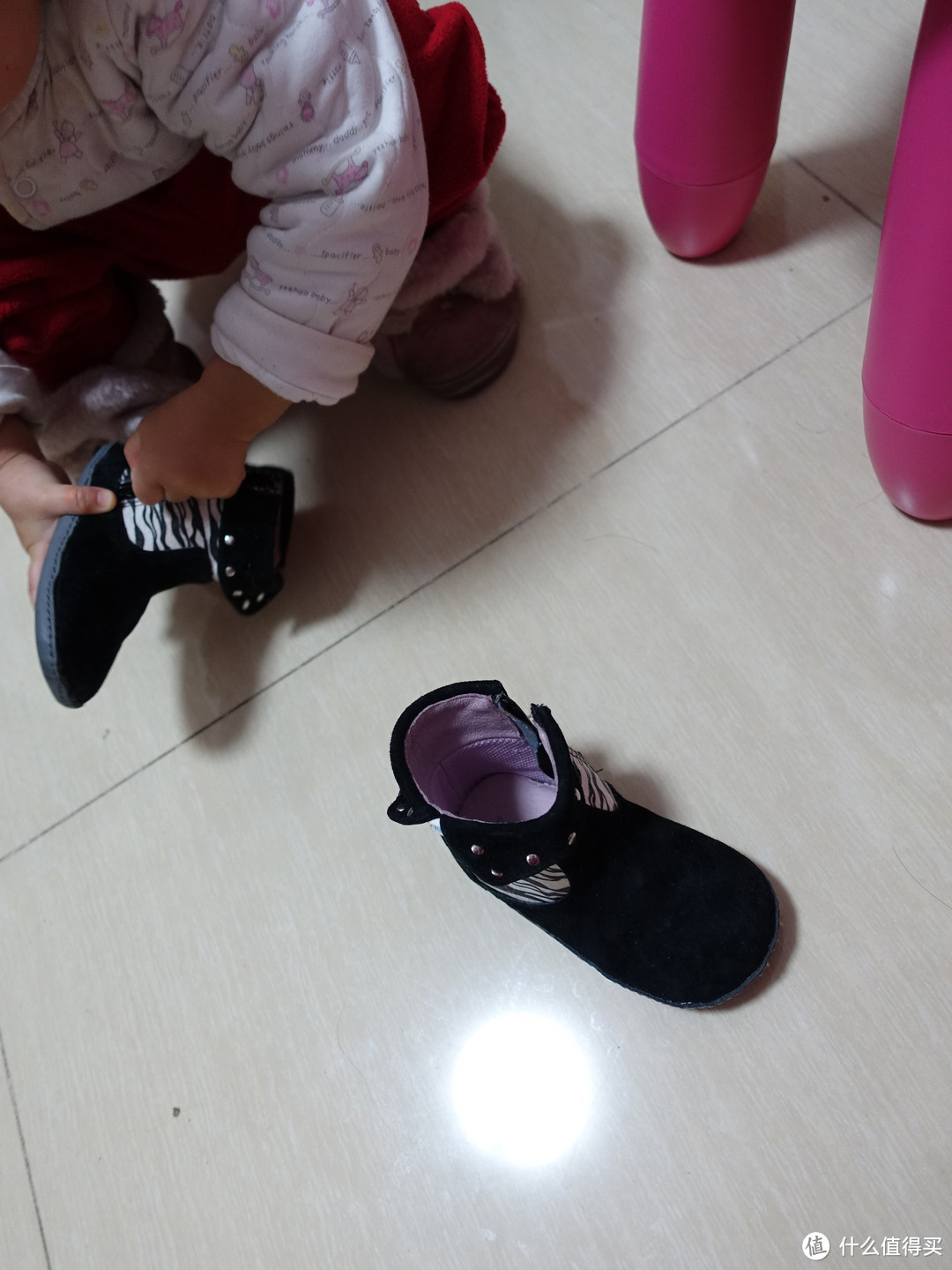 18个月女宝宝的3双靴子
