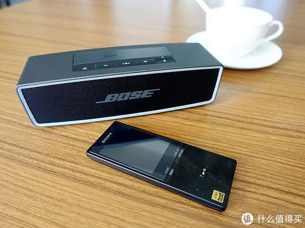 bose soundlink mini ii 蓝牙扬声器外观展示(底座|面板|按键|接口)