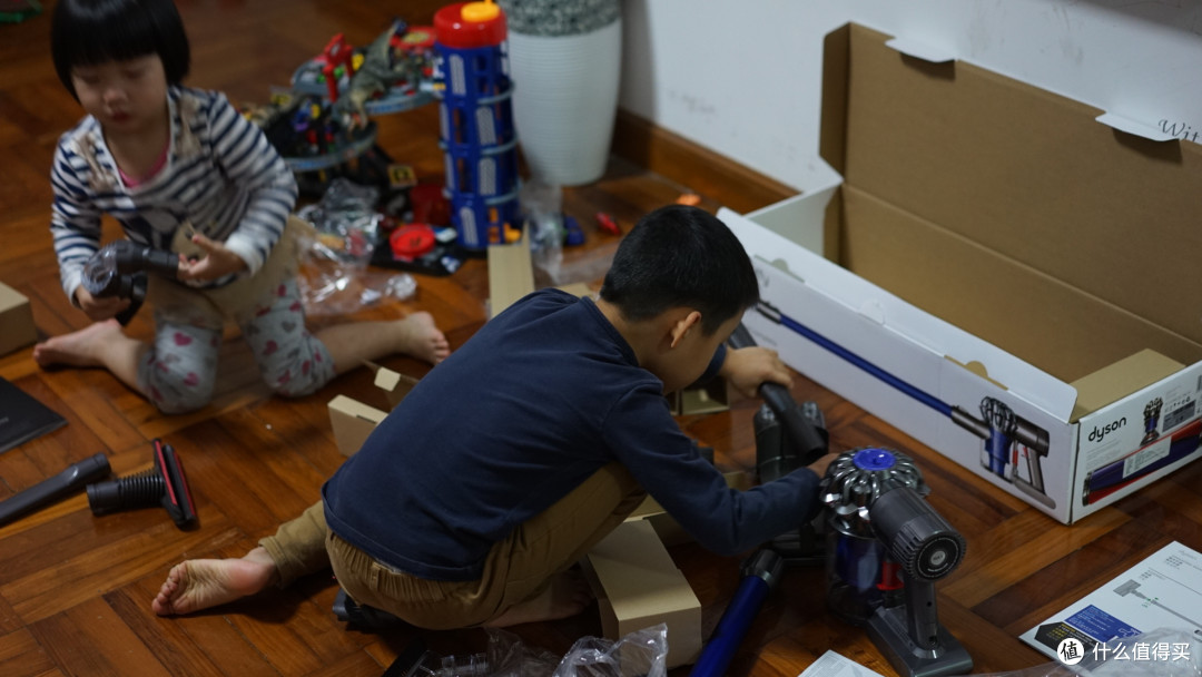 不仅仅是精品工具,更是小孩好玩具:dyson 戴森 DC74手持吸尘器&BlueAir 布鲁雅尔303 空气净化器 开箱