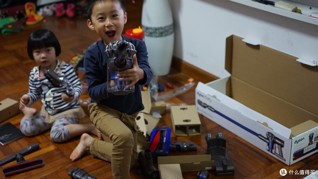 不仅仅是精品工具,更是小孩好玩具:dyson 戴森 DC74手持吸尘器&BlueAir 布鲁雅尔303 空气净化器 开箱