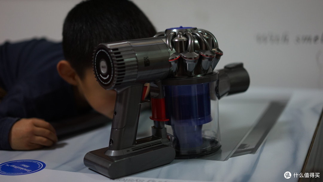 不仅仅是精品工具,更是小孩好玩具:dyson 戴森 DC74手持吸尘器&BlueAir 布鲁雅尔303 空气净化器 开箱