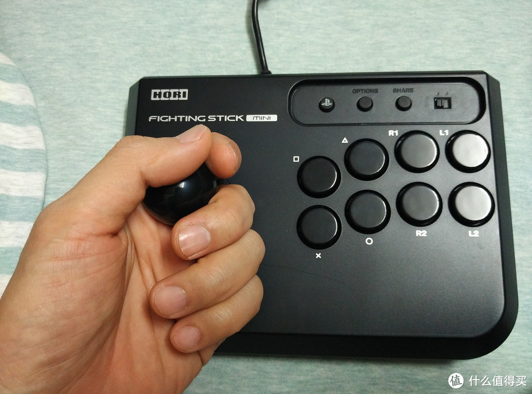 不再用手柄玩街霸了！ HORI FIGHTING STICK MINI for PS4/PS3