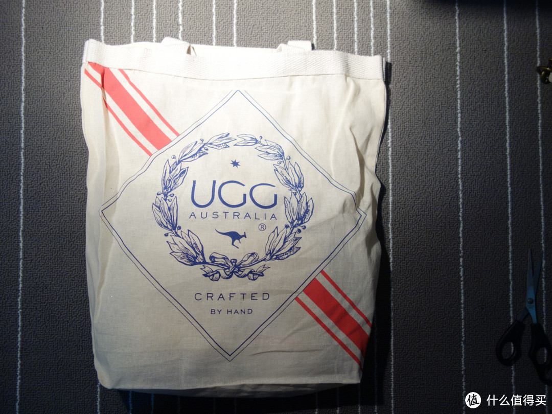 漂洋过海的“海绵宝宝”——UGG Australia 羊皮小包 开箱