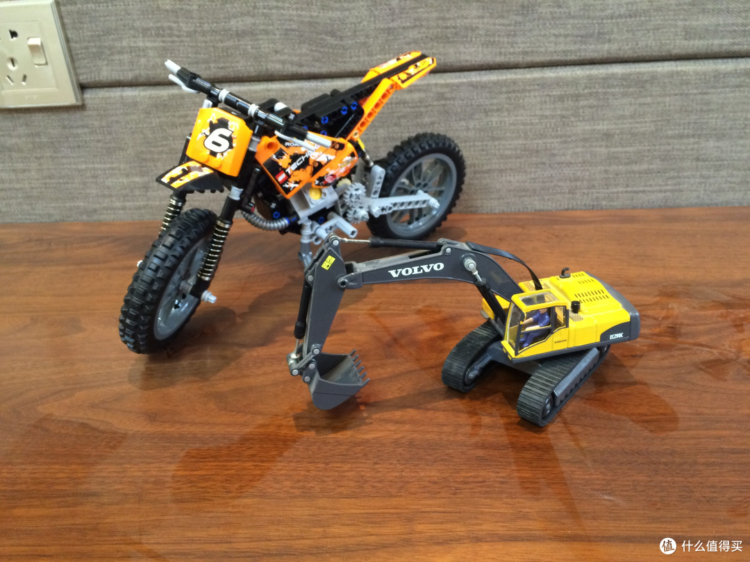 次旗舰也疯狂——履带式起重机 lego technic 42042