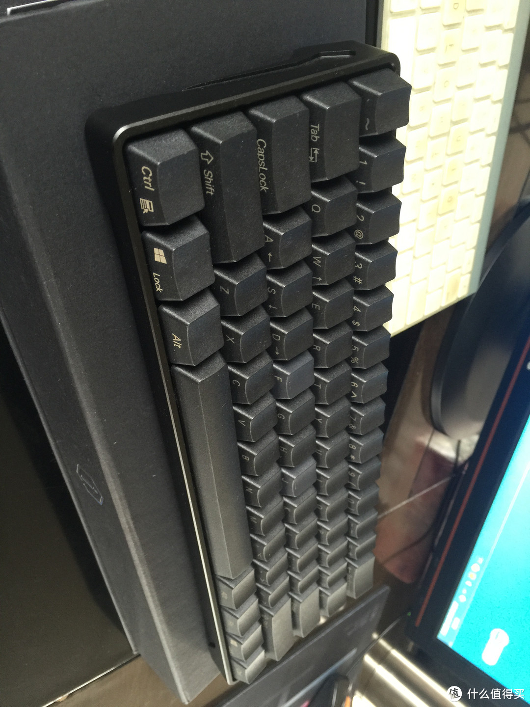 全黑青轴客制化 IQUNIX GH60 机械键盘