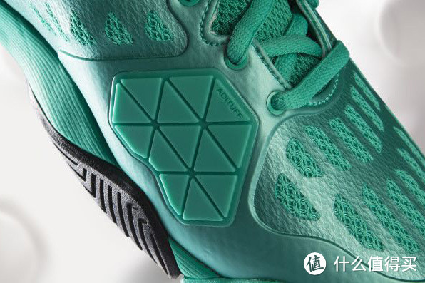 特松加战靴：adidas 阿迪达斯 发布 Barricade 2016 Boost 网球鞋