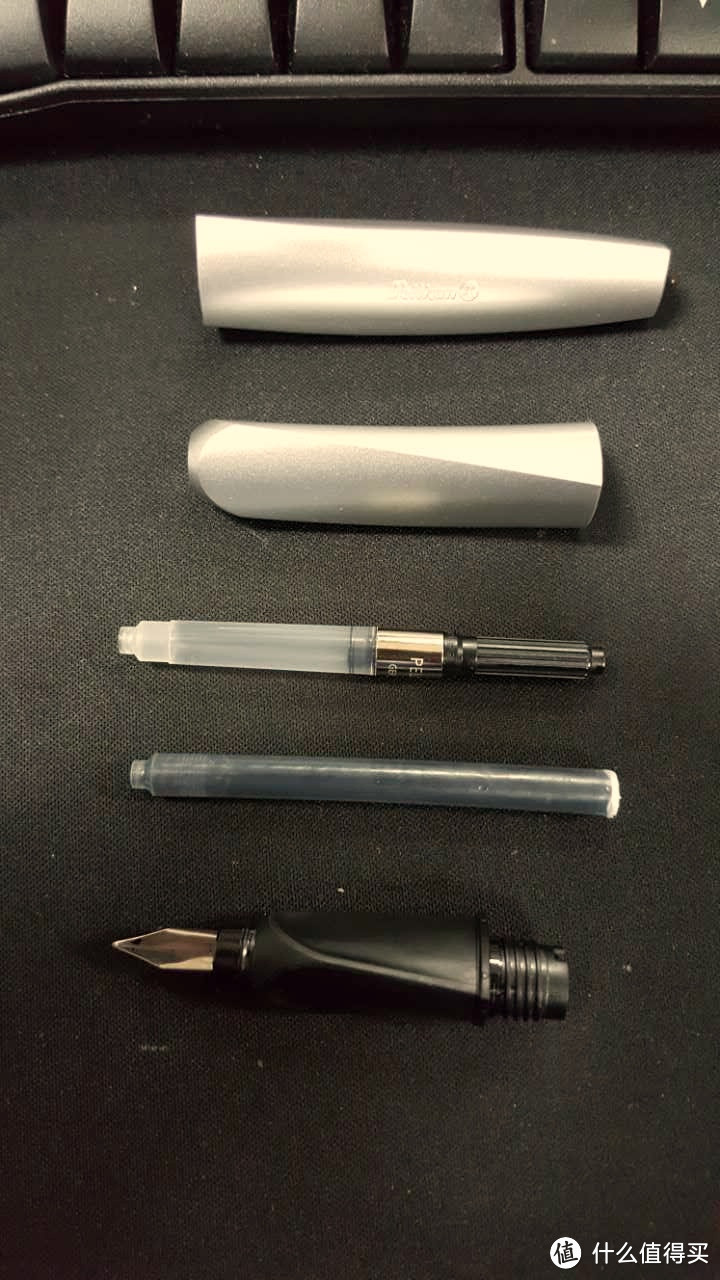 已入坑的伪开箱 Pelikan 百利金 Twist P457 学生扭转钢笔 闪耀银 F