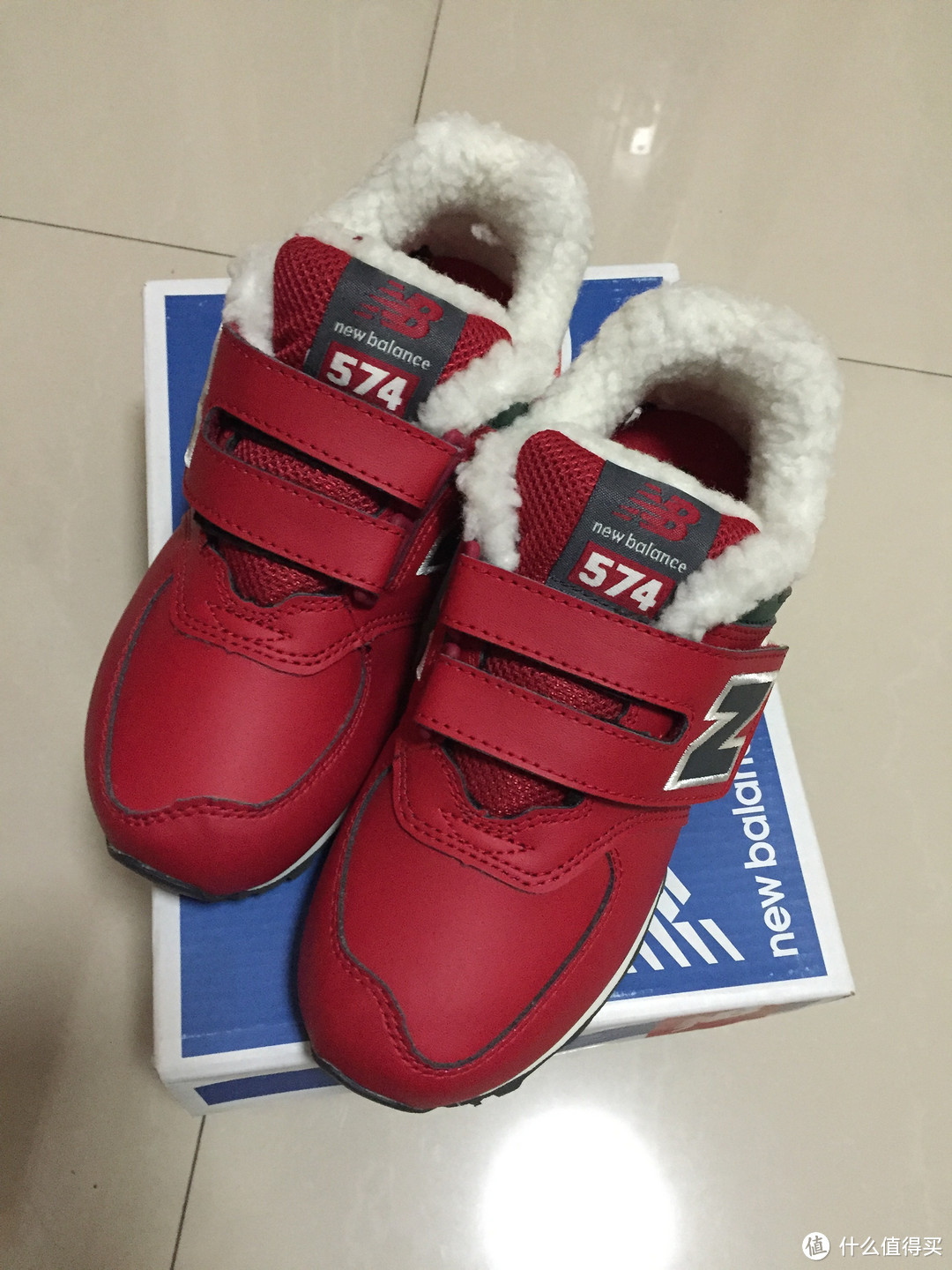 给女儿买的 New Balance 童鞋 KG1000GY和KV574IFY