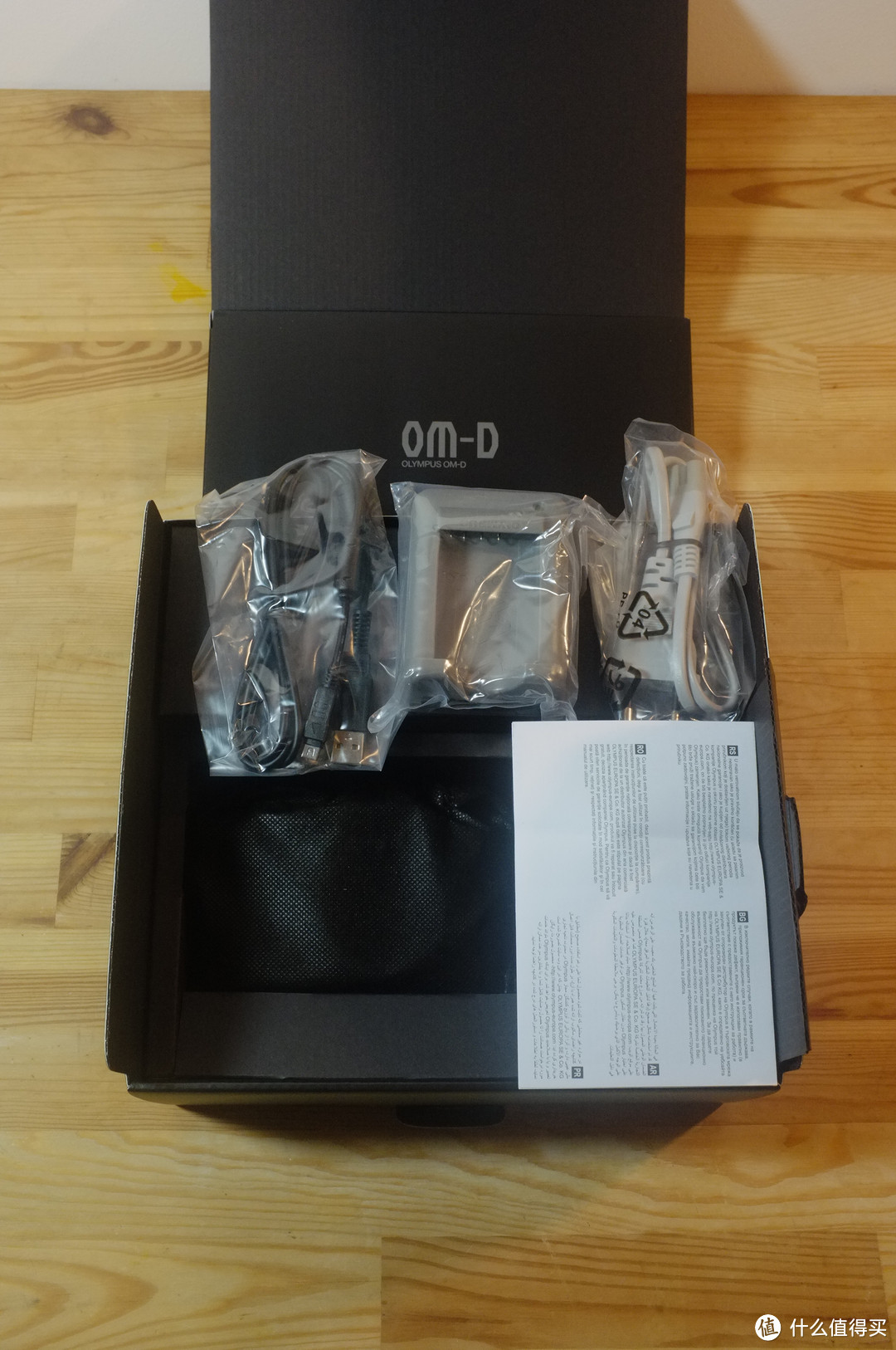 OLYMPUS 奥林巴斯 OMD EM10 Mark II 开箱 与一代简单对比