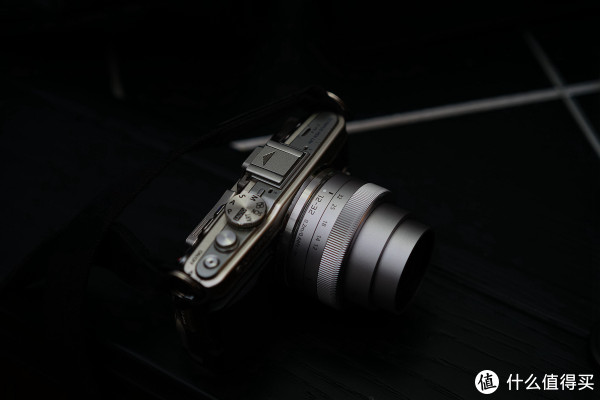 精巧的随身玩物-松下12-32变焦饼 干镜头开箱