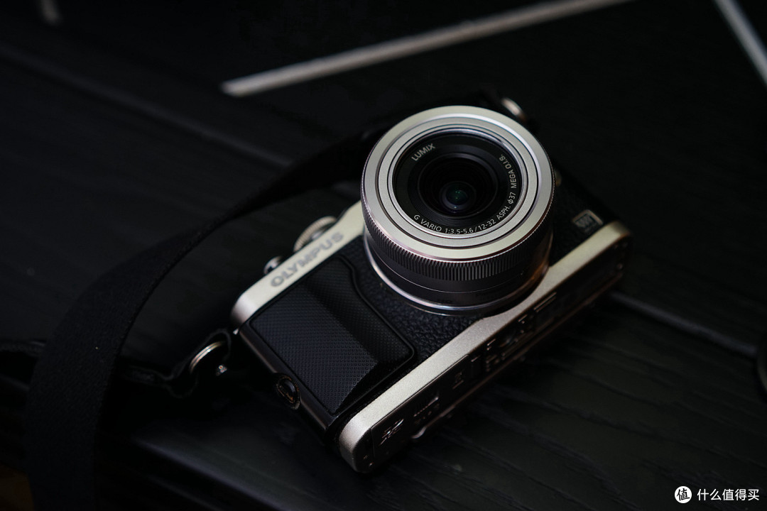 精巧的随身玩物-松下12-32变焦饼 干镜头开箱
