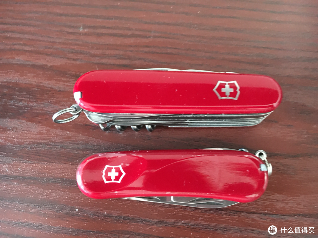 我的第一把 VICTORINOX 维氏 刀：瑞士军刀标准系列工匠1.3773 开箱