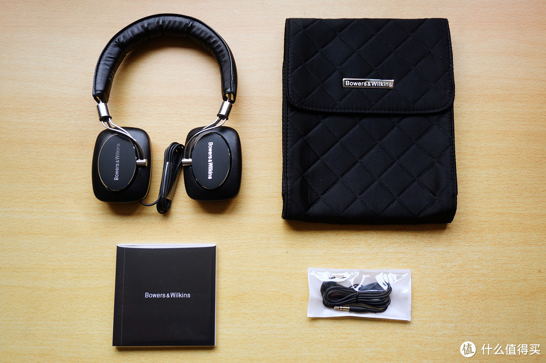 Bowers & Wilkins P5 Series 2 头戴式耳机的物品展示