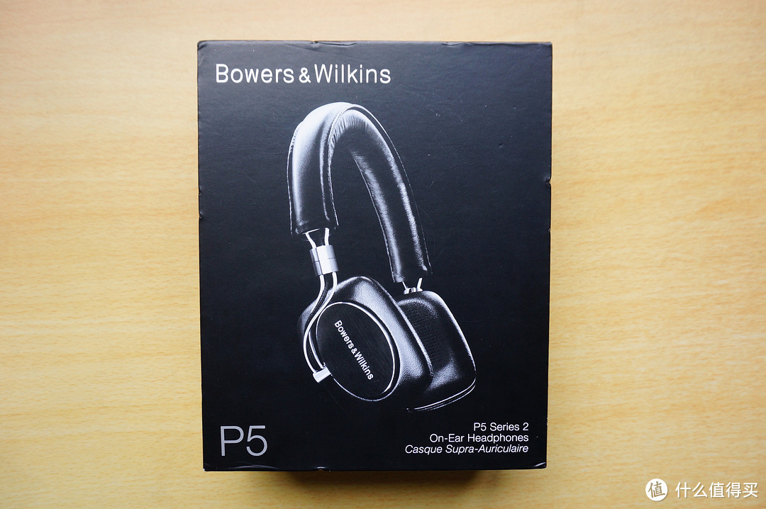 Bowers & Wilkins P5 Series 2 头戴式耳机的外包装