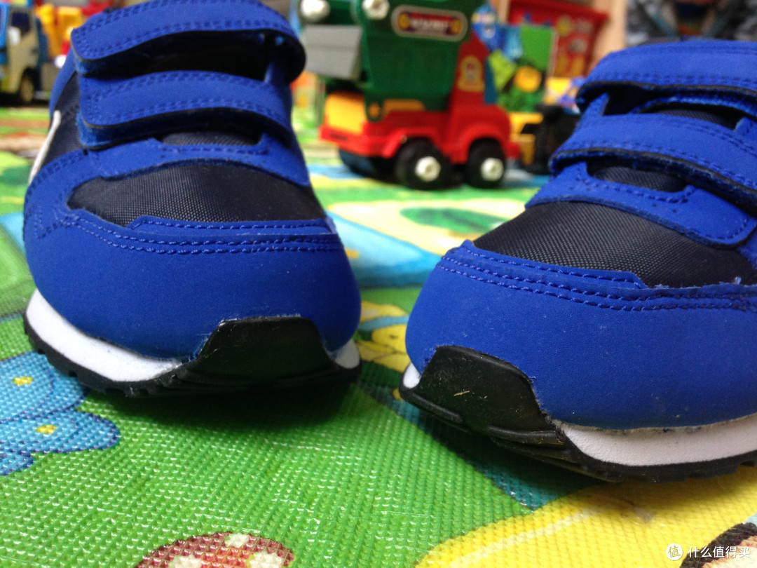已经记不清这是买的第几双童鞋——德亚入手Nike MD Runner TDV