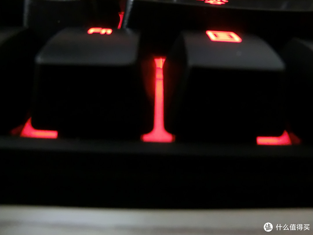 国产轴请继续努力！曜越 TteSPORTS 波塞冬Z RGB背光机械键盘评测