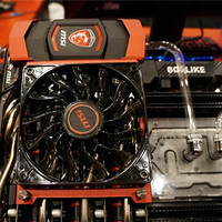 搭载12cm风扇：msi 微星 发布 新款四联SLI硬桥